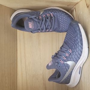 Nike Zoom Pegasus 35 Girls Gray Running Shoes Size 3Y